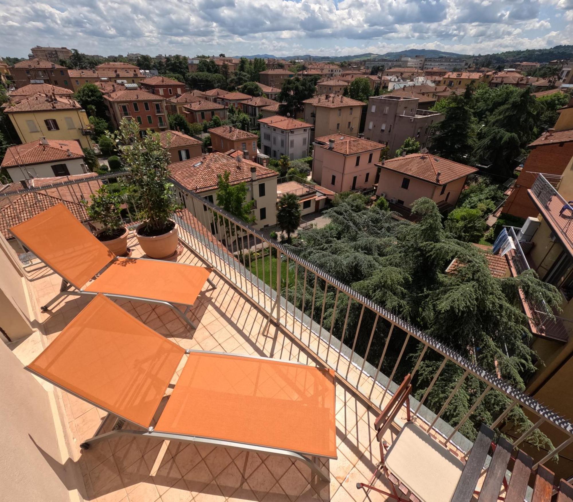 Bellavista Panoramic Terrace Appartamento Con Terrazza Zona Sant Orsola Болонья Экстерьер фото