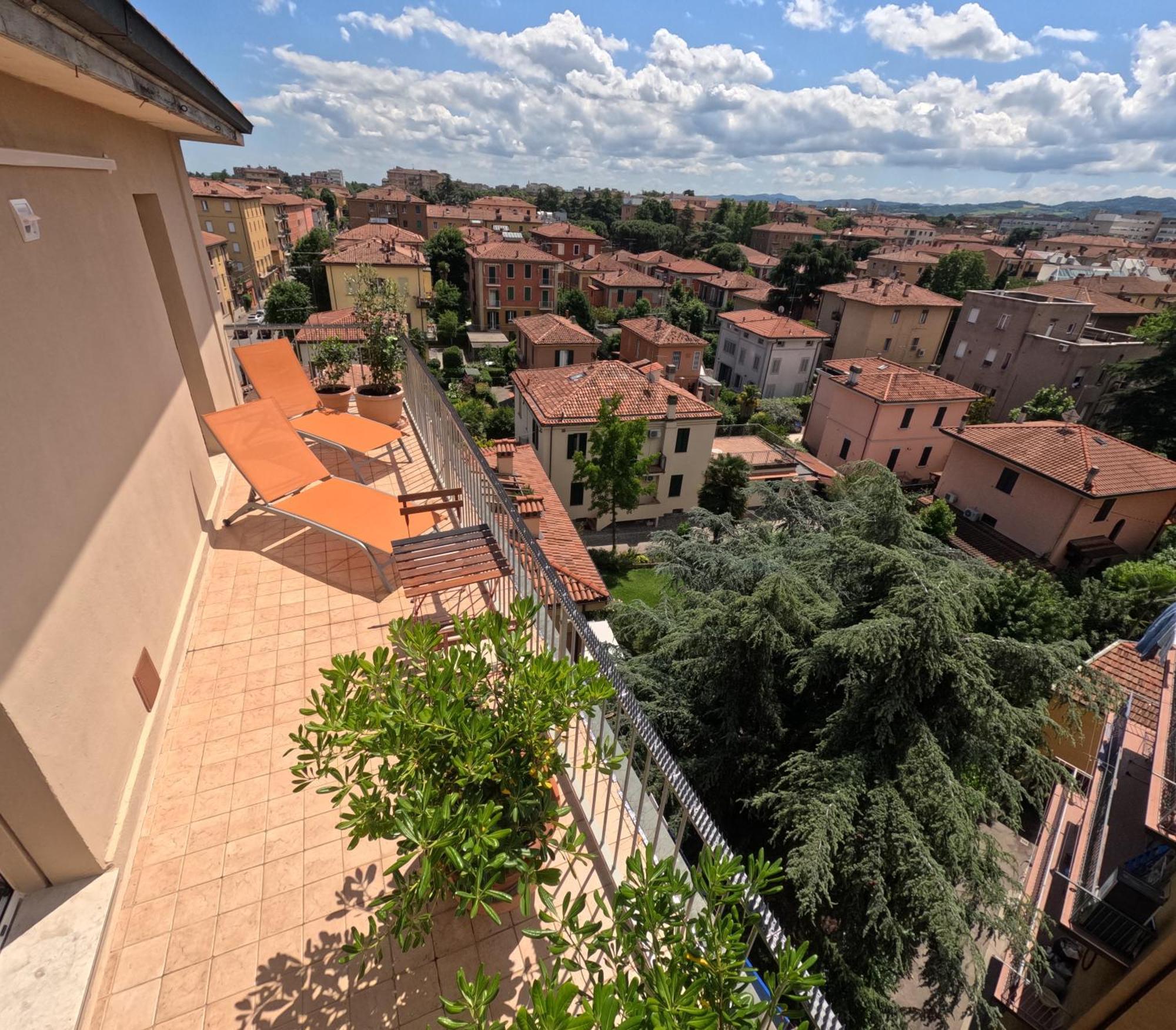 Bellavista Panoramic Terrace Appartamento Con Terrazza Zona Sant Orsola Болонья Экстерьер фото