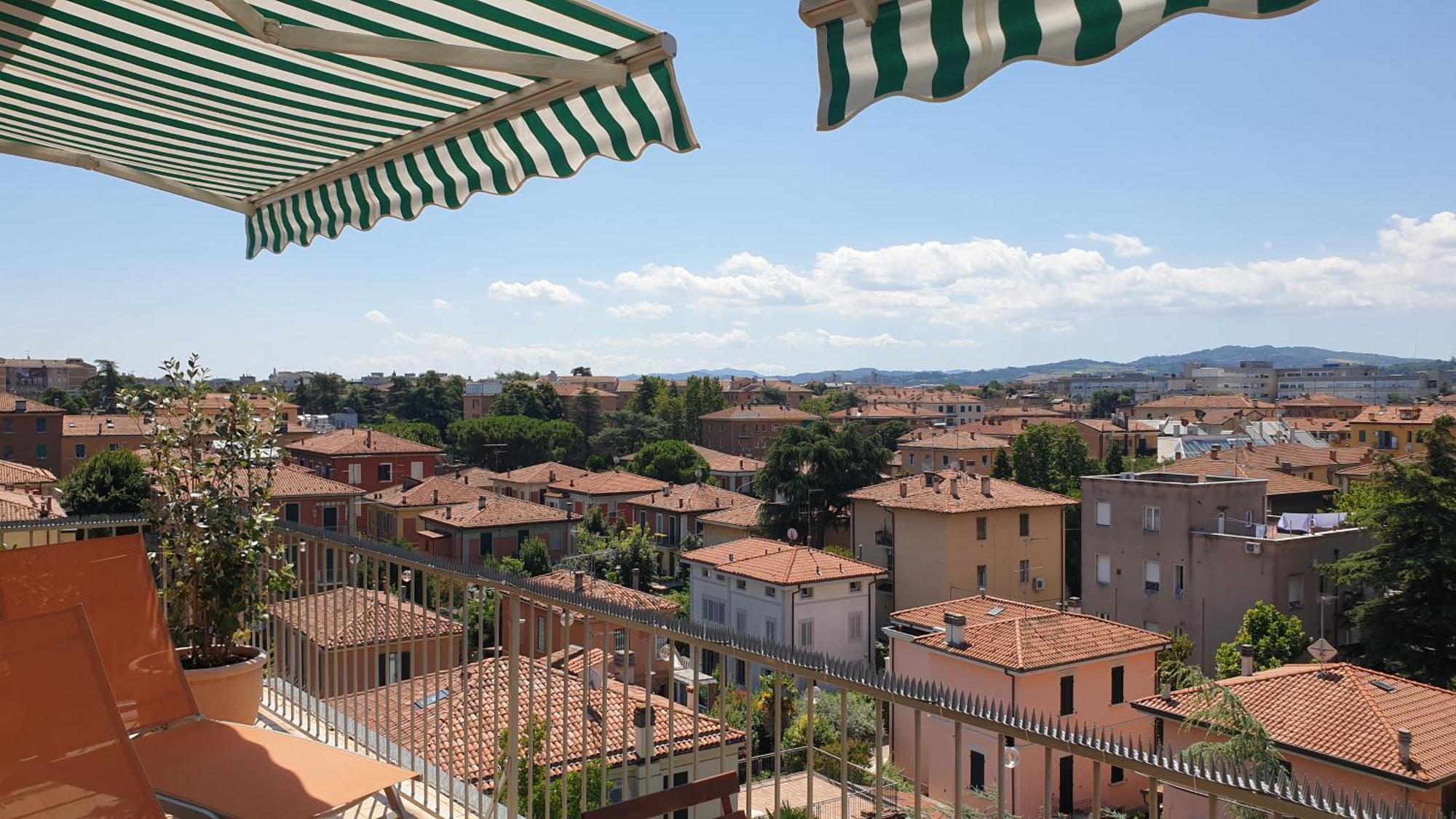 Bellavista Panoramic Terrace Appartamento Con Terrazza Zona Sant Orsola Болонья Экстерьер фото